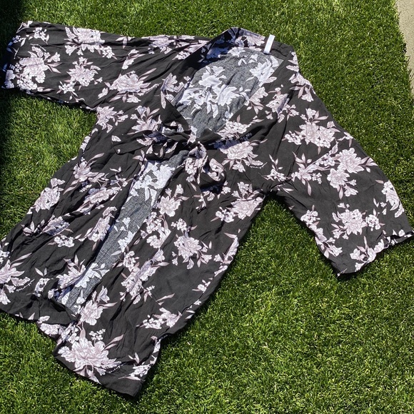 Floral kimono robe - Picture 5 of 9